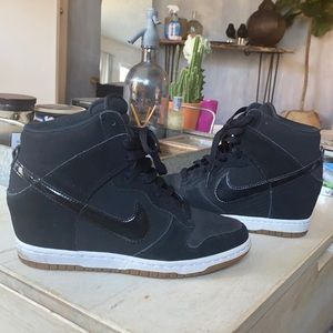 Women’s Nike Dunk Sky Hi black gum size 8